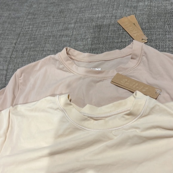 Skims Fit Everybody T-Shirt - Picture 4 of 8